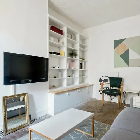 Spacious And Cozy Studio Close To The Garden Of Luxembourg