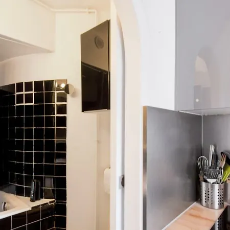 Spacious And Cozy Studio Close To The Garden Of Luxembourg