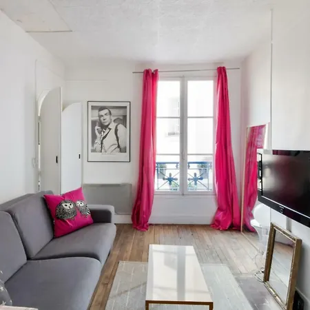 Spacious And Cozy Studio Close To The Garden Of Luxembourg Paris