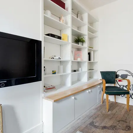 Spacious And Cozy Studio Close To The Garden Of Luxembourg Paris